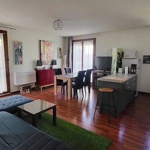 T2 Intra Muros Spacieux Et Lumineux Appartement